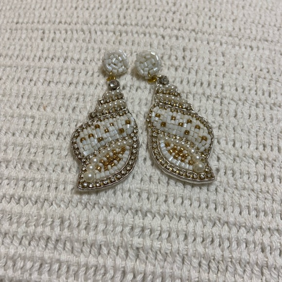 🐚White and gold beaded seashell earrings - Picture 2 of 4